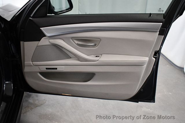 2011 BMW 5 Series 550i xDrive - 22436956 - 54