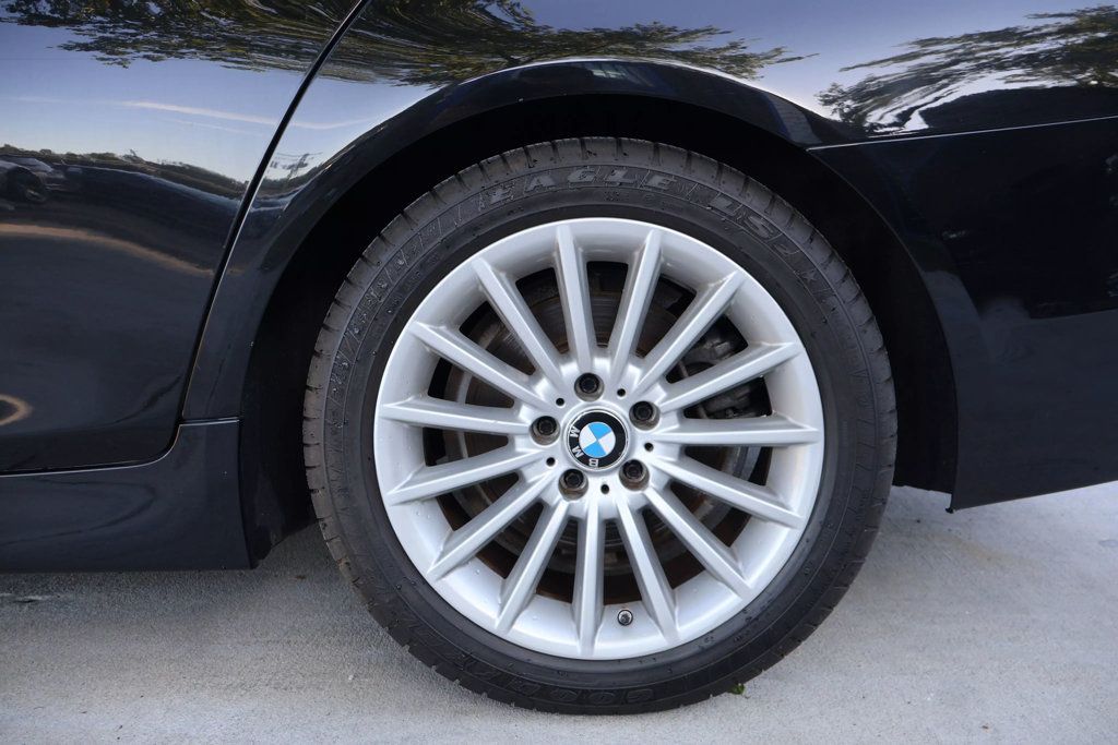 2011 BMW 5 Series CLEAN CARFAX, HID LTS, BACKUP CAM, NAVIGATION, BT!! - 22780876 - 13