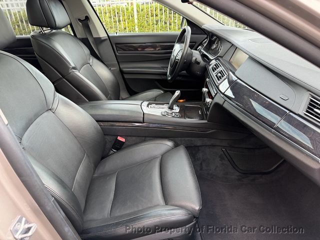2011 BMW 7 Series 750i Sedan Twin Turbo V8 Automatic - 22957097 - 31