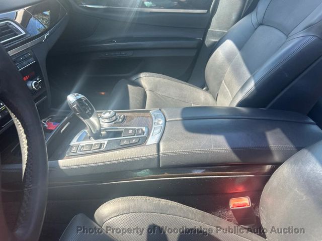 2011 BMW 7 Series 750i xDrive - 23065116 - 9