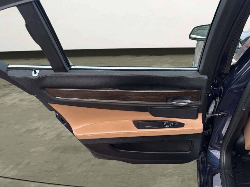2011 BMW 7 Series 750i xDrive - 22968425 - 11