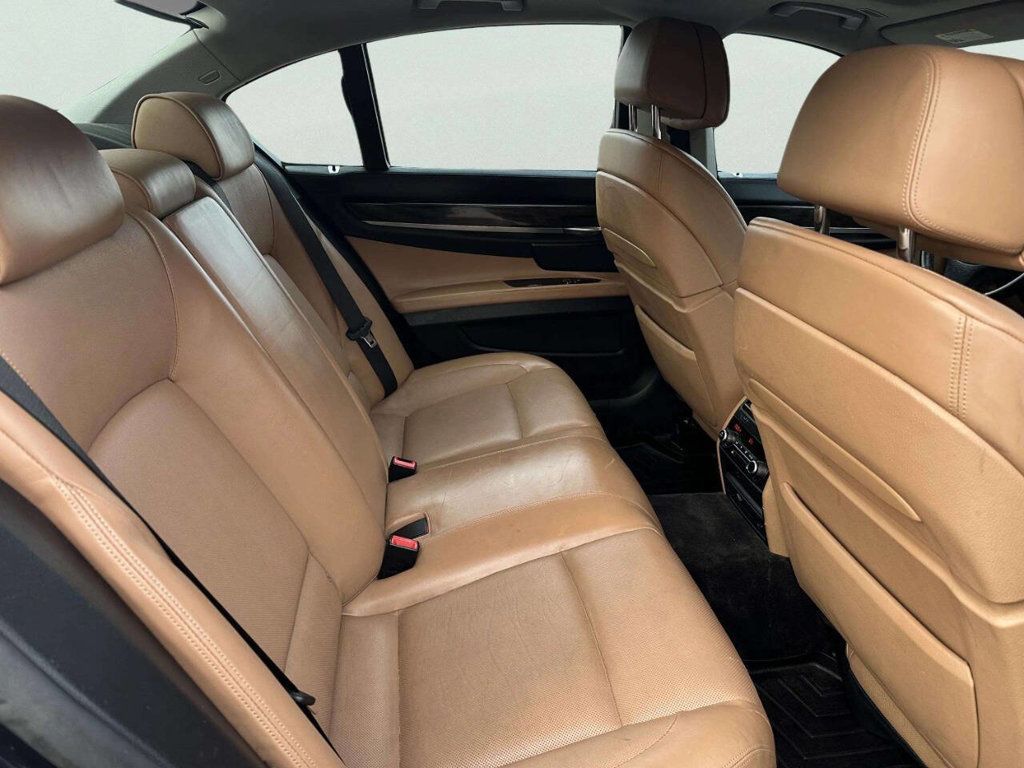2011 BMW 7 Series 750i xDrive - 22968425 - 13