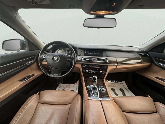 2011 BMW 7 Series 750i xDrive - 22968425 - 16