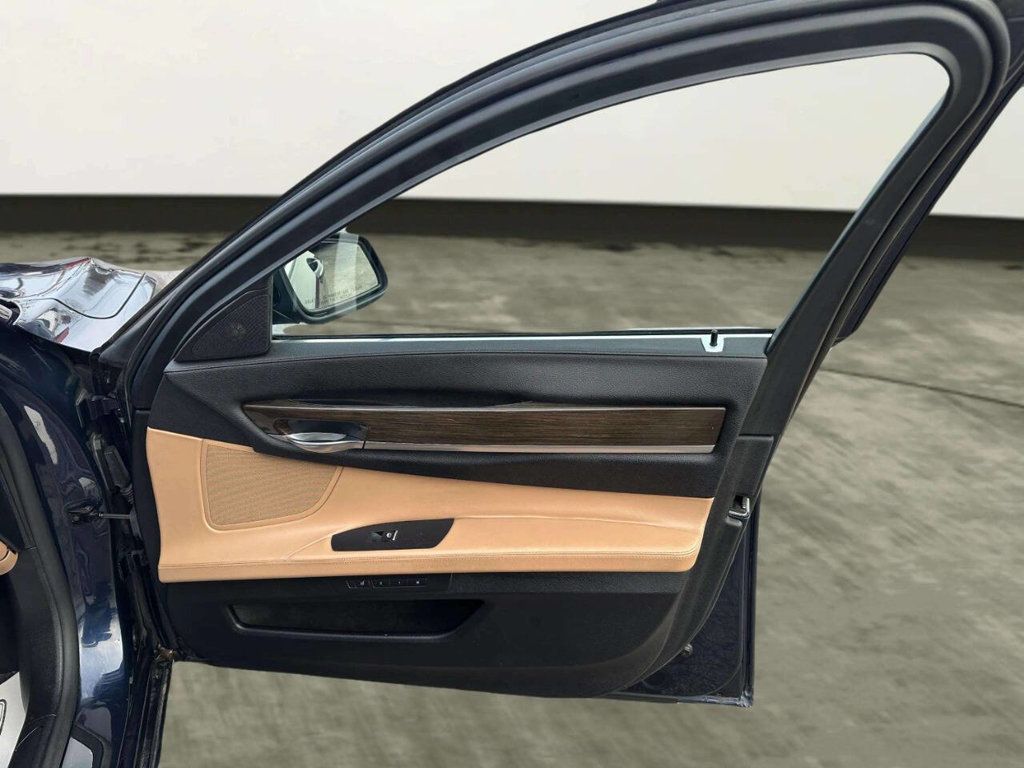 2011 BMW 7 Series 750i xDrive - 22968425 - 20