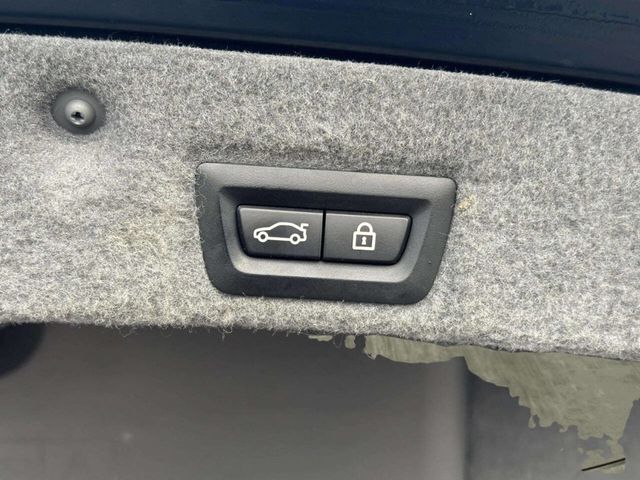 2011 BMW 7 Series 750i xDrive - 22968425 - 33