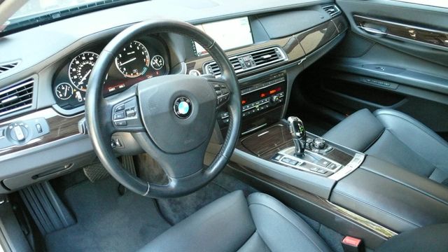 2011 BMW 7 Series 750Li xDrive - 19348062 - 11