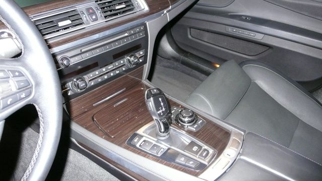 2011 BMW 7 Series 750Li xDrive - 19348062 - 13