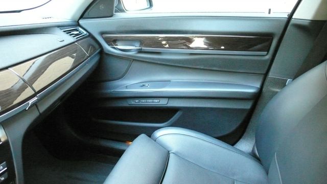 2011 BMW 7 Series 750Li xDrive - 19348062 - 15