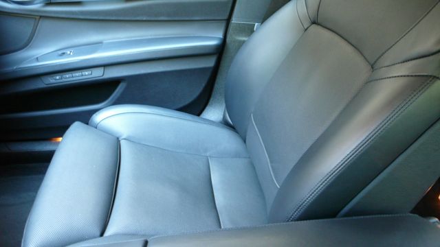 2011 BMW 7 Series 750Li xDrive - 19348062 - 16