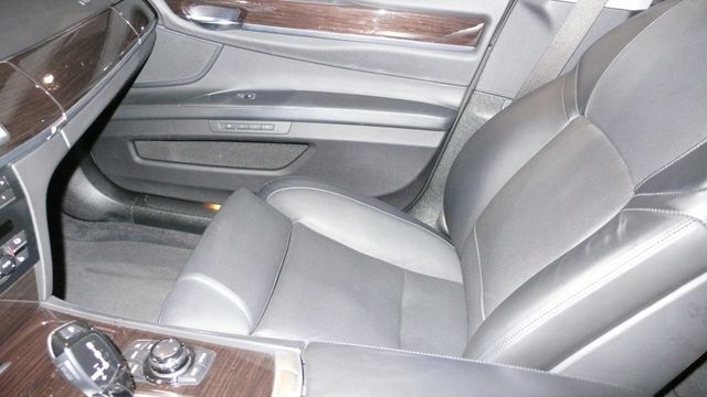2011 BMW 7 Series 750Li xDrive - 19348062 - 17