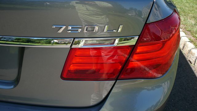 2011 BMW 7 Series 750Li xDrive - 19348062 - 65