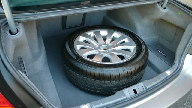 2011 BMW 7 Series 750Li xDrive - 19348062 - 86