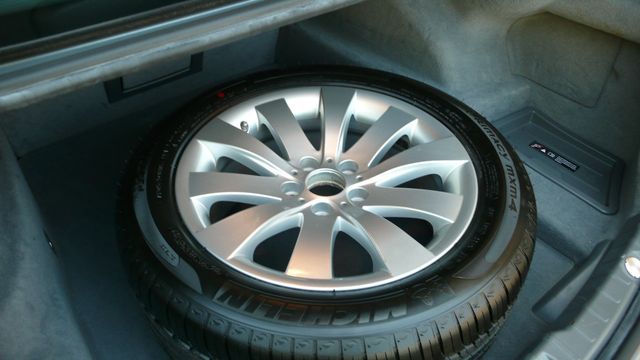 2011 BMW 7 Series 750Li xDrive - 19348062 - 87