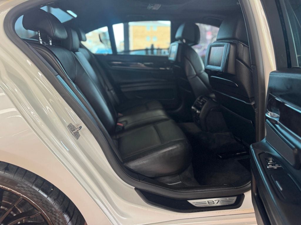 2011 BMW 7 Series Alpina - 22895343 - 21
