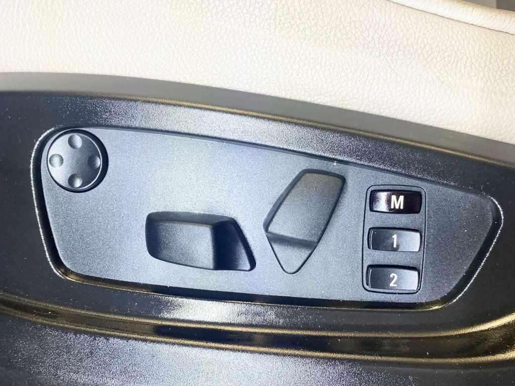 2011 BMW X5 35i - 22884032 - 17