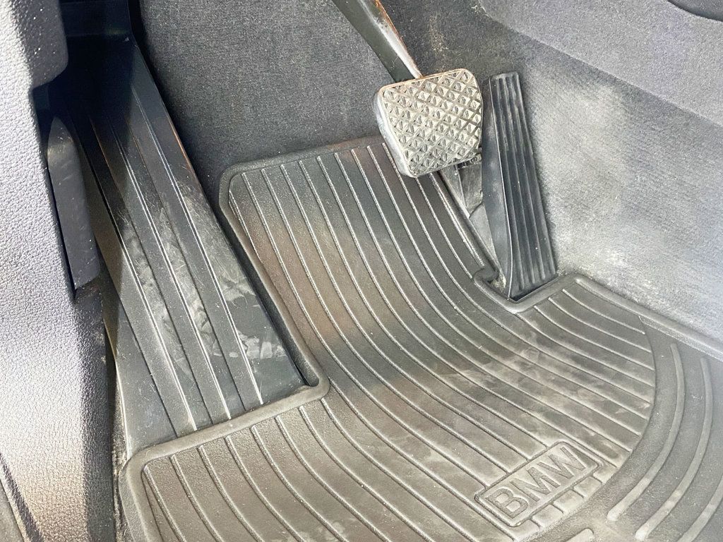 2011 BMW X5 35i - 22884032 - 18