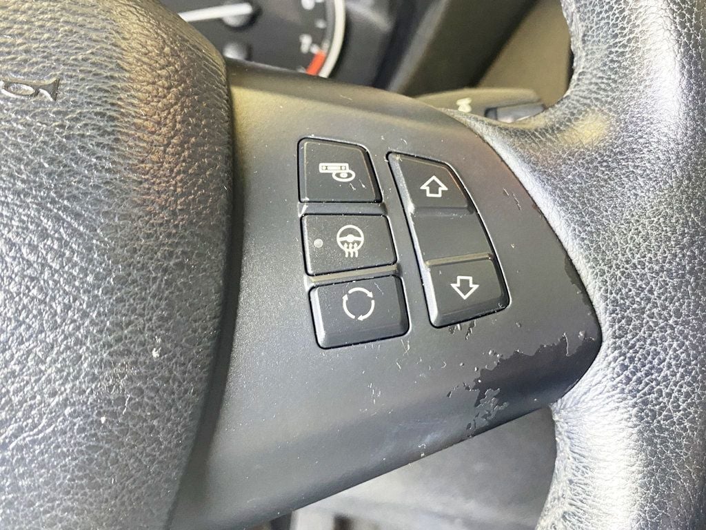 2011 BMW X5 35i - 22884032 - 24