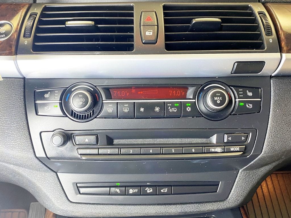 2011 BMW X5 35i - 22884032 - 30