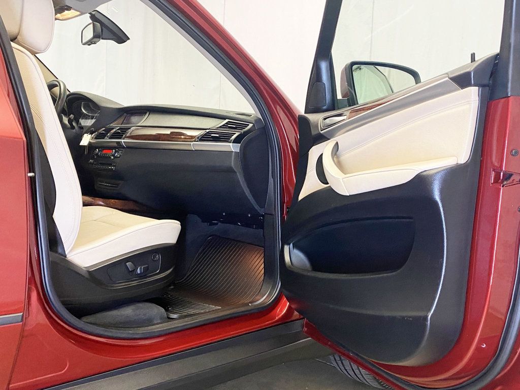 2011 BMW X5 35i - 22884032 - 38
