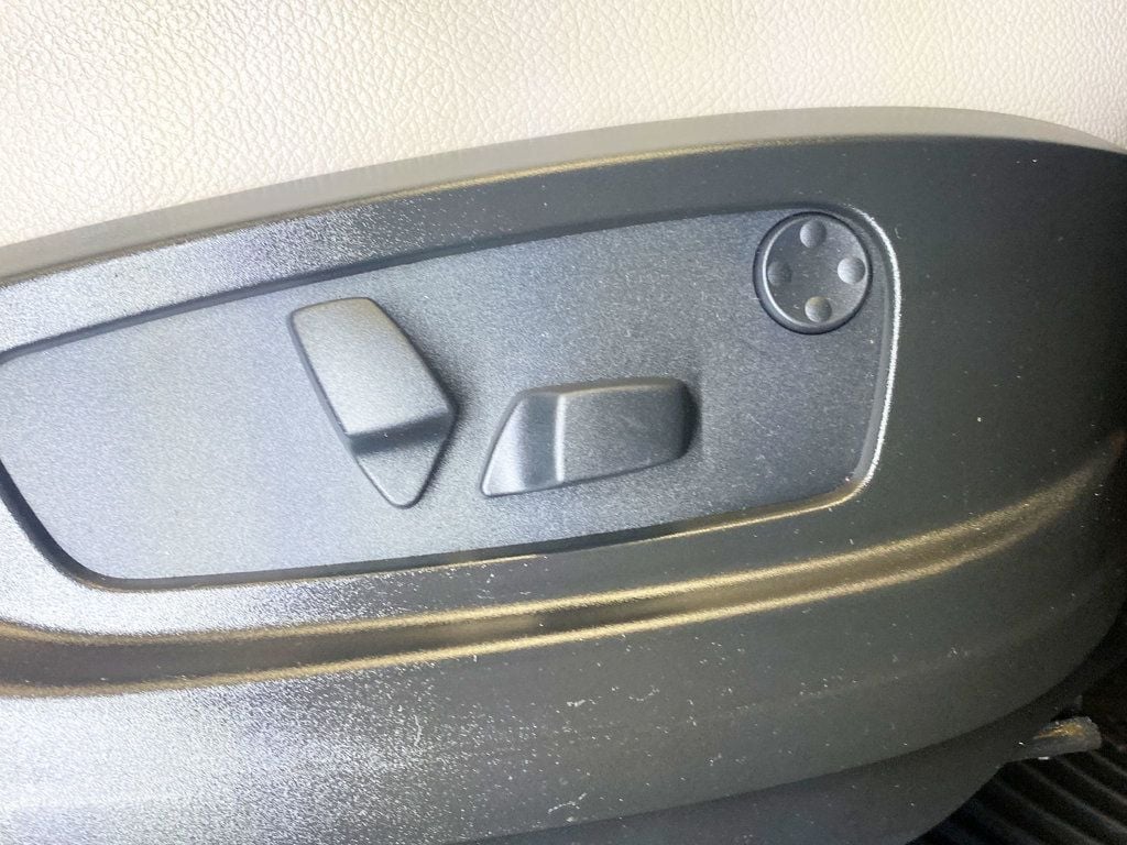 2011 BMW X5 35i - 22884032 - 41