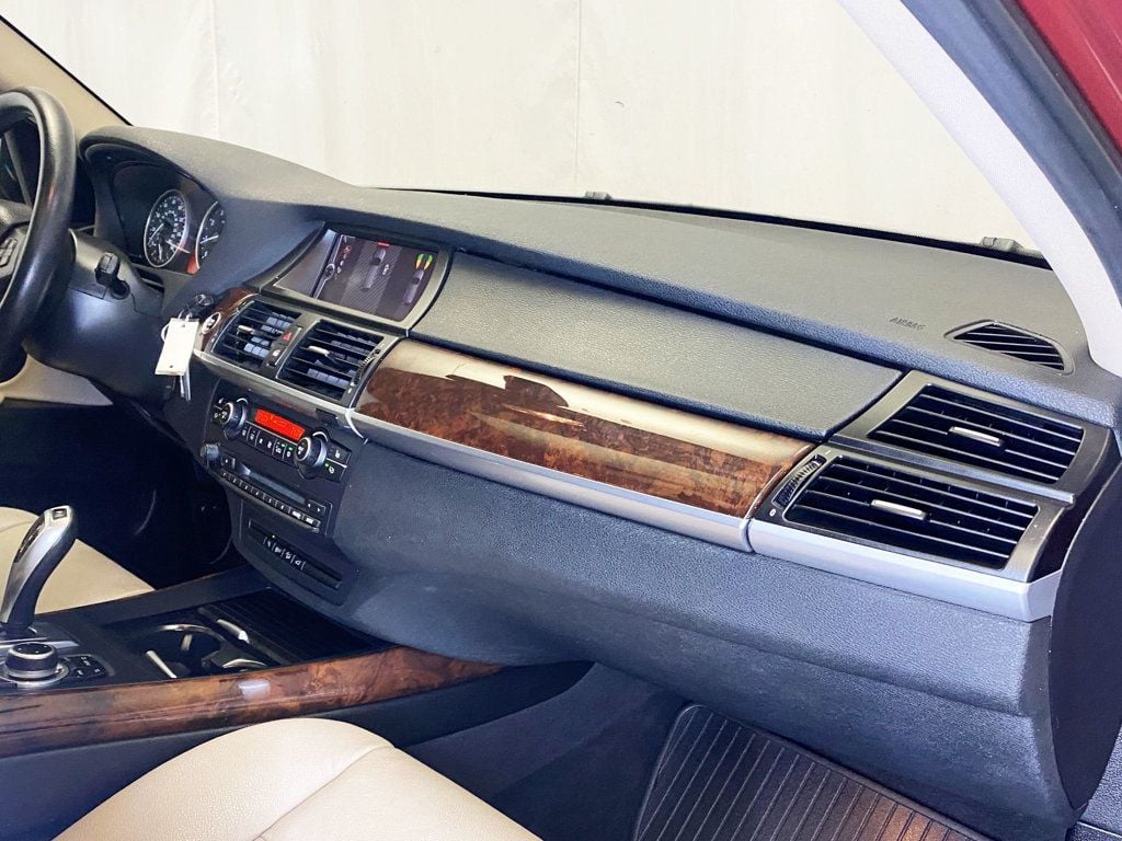 2011 BMW X5 35i - 22884032 - 42