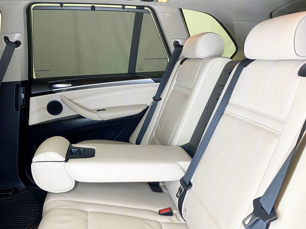 2011 BMW X5 35i - 22884032 - 52