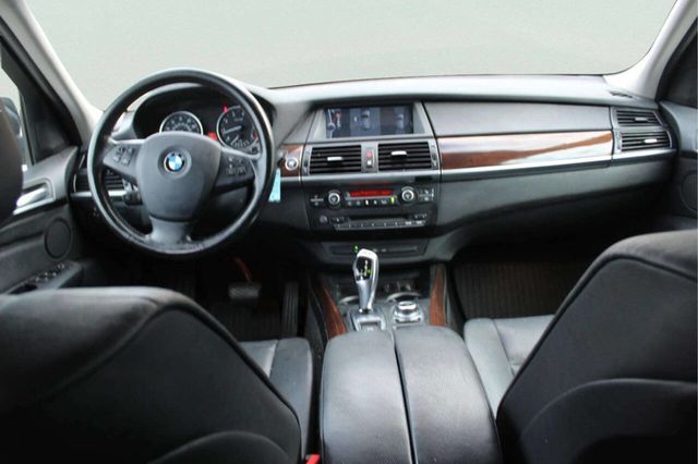 2011 BMW X5 50i - 23022003 - 7