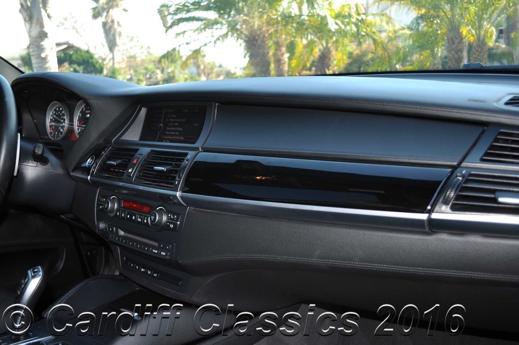 2011 BMW X5 M ///M Twin-Turbo'd V8 - 14909626 - 8