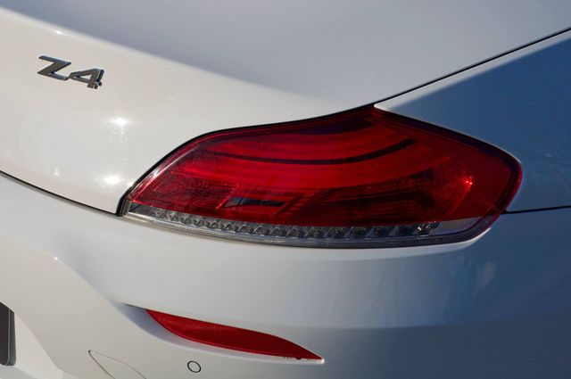 2011 BMW Z4 MSRP$74620/Z4/Roadster/S-Drive35/ComfortAccessEntry/NAV - 22983272 - 13