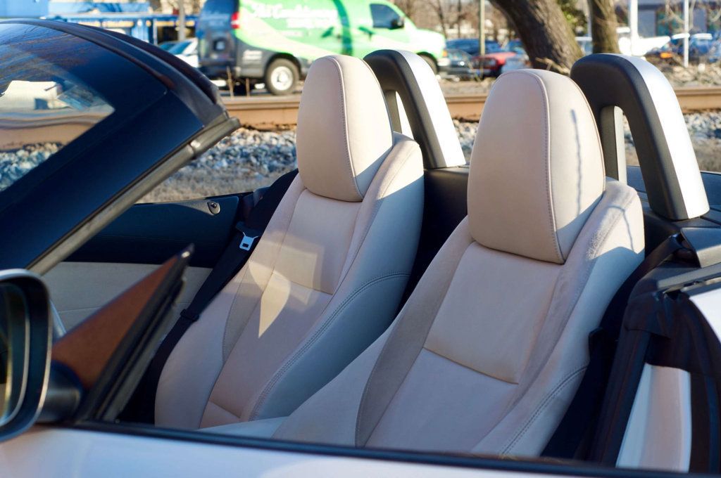 2011 BMW Z4 MSRP$74620/Z4/Roadster/S-Drive35/ComfortAccessEntry/NAV - 22983272 - 16
