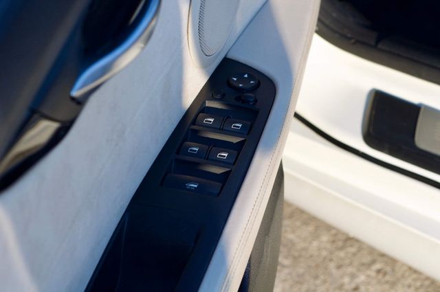 2011 BMW Z4 MSRP$74620/Z4/Roadster/S-Drive35/ComfortAccessEntry/NAV - 22983272 - 23