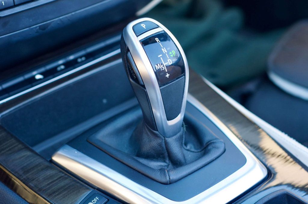 2011 BMW Z4 MSRP$74620/Z4/Roadster/S-Drive35/ComfortAccessEntry/NAV - 22983272 - 27