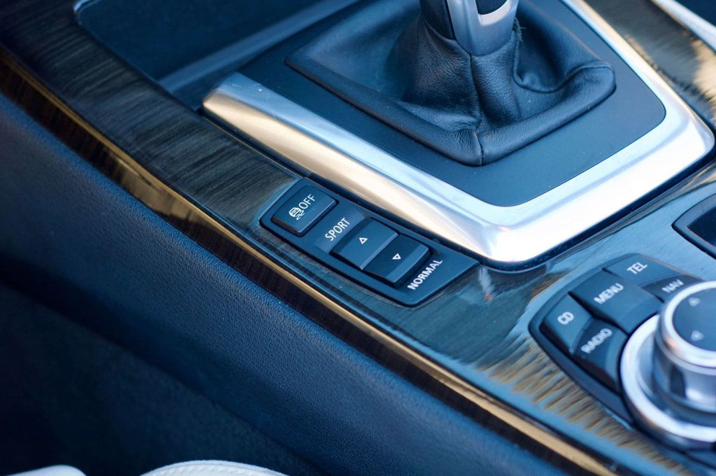 2011 BMW Z4 MSRP$74620/Z4/Roadster/S-Drive35/ComfortAccessEntry/NAV - 22983272 - 28