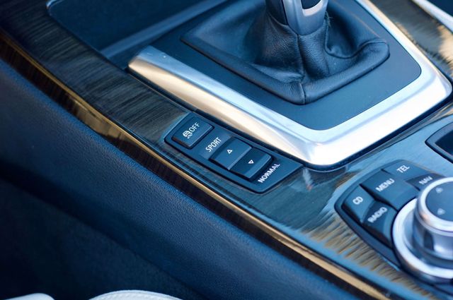 2011 BMW Z4 MSRP$74620/Z4/Roadster/S-Drive35/ComfortAccessEntry/NAV - 22983272 - 28