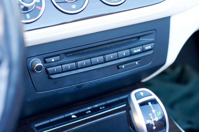 2011 BMW Z4 MSRP$74620/Z4/Roadster/S-Drive35/ComfortAccessEntry/NAV - 22983272 - 30