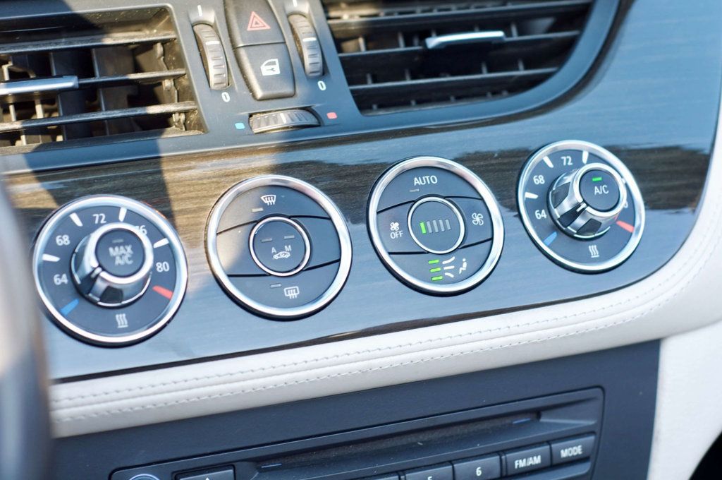 2011 BMW Z4 MSRP$74620/Z4/Roadster/S-Drive35/ComfortAccessEntry/NAV - 22983272 - 32