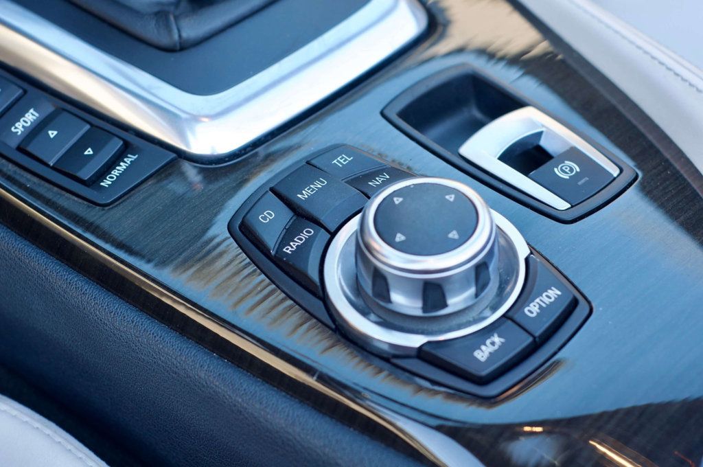 2011 BMW Z4 MSRP$74620/Z4/Roadster/S-Drive35/ComfortAccessEntry/NAV - 22983272 - 33