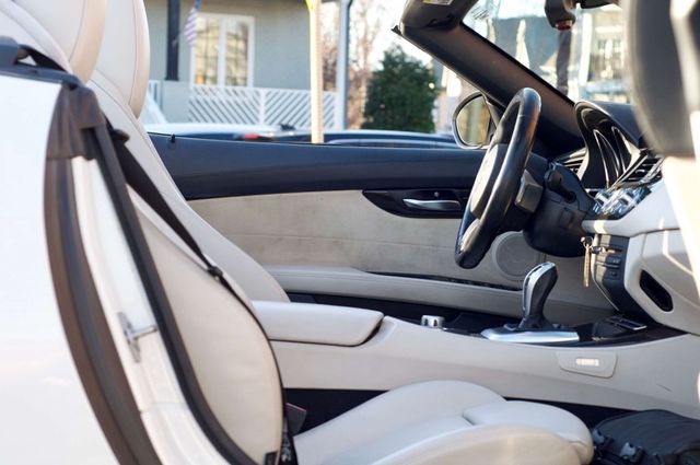 2011 BMW Z4 MSRP$74620/Z4/Roadster/S-Drive35/ComfortAccessEntry/NAV - 22983272 - 37