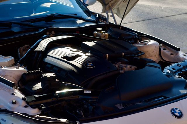 2011 BMW Z4 MSRP$74620/Z4/Roadster/S-Drive35/ComfortAccessEntry/NAV - 22983272 - 40