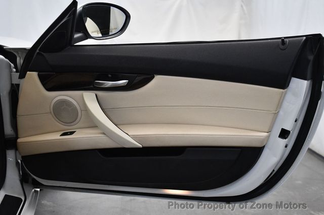 2011 BMW Z4 Roadster sDrive30i - 23059349 - 12