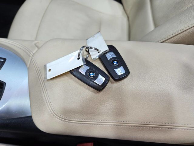 2011 BMW Z4 Roadster sDrive30i - 22985489 - 11