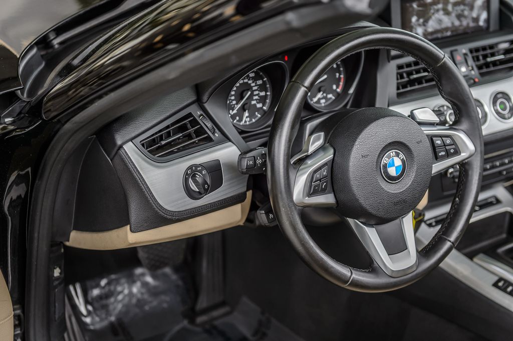 2011 BMW Z4 Z4 sDRIVE 35i BLACK ON BEIGE TURBO HARD TOP CONVERTIBLE  - 23036510 - 28