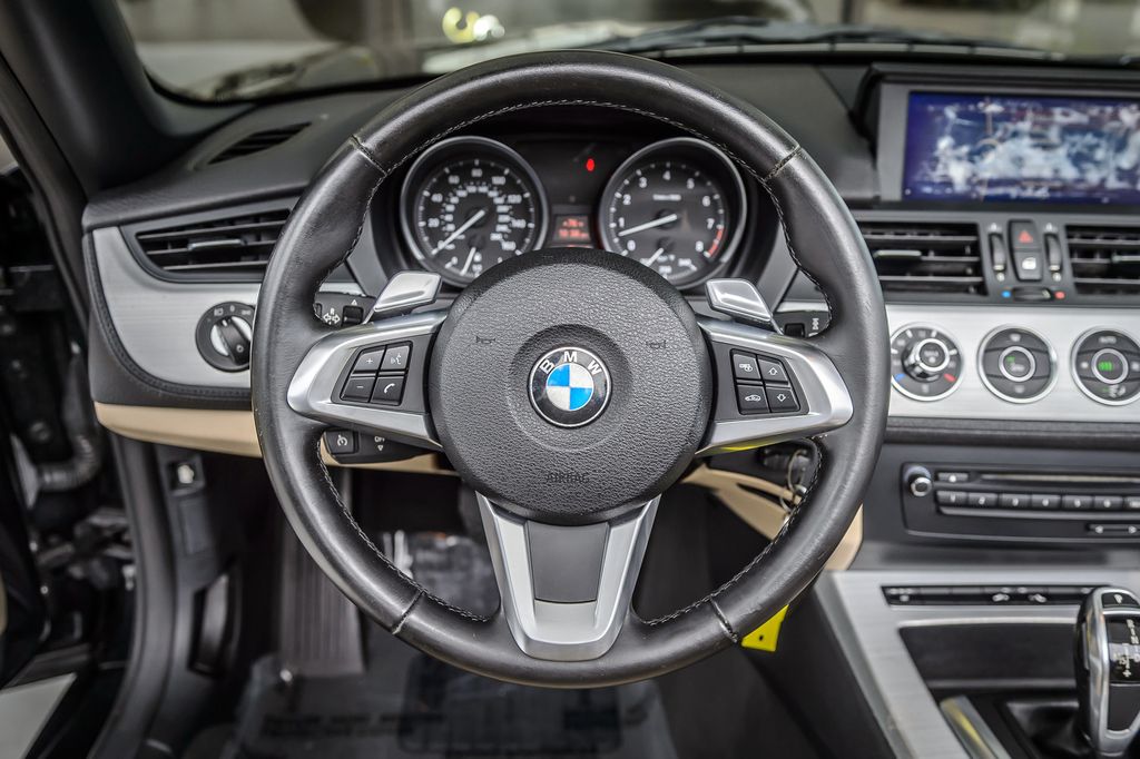 2011 BMW Z4 Z4 sDRIVE 35i BLACK ON BEIGE TURBO HARD TOP CONVERTIBLE  - 23036510 - 33