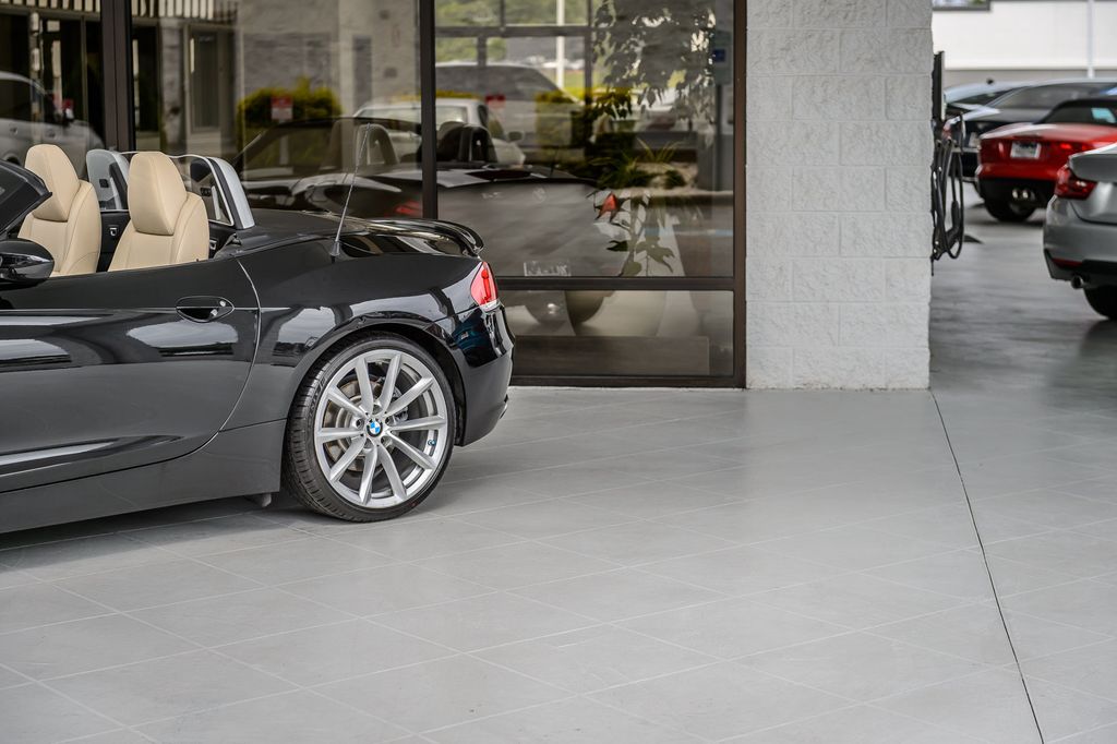 2011 BMW Z4 Z4 sDRIVE 35i BLACK ON BEIGE TURBO HARD TOP CONVERTIBLE  - 23036510 - 52
