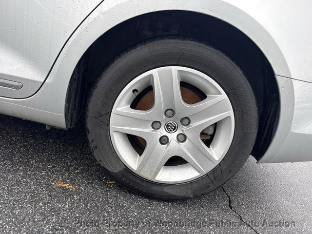 2011 Buick LaCrosse 4dr Sedan CX - 22993380 - 14