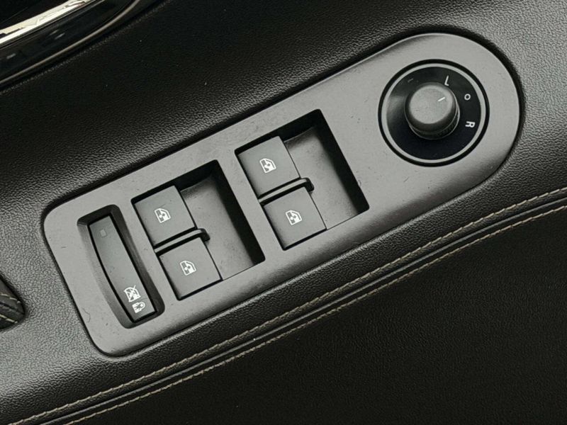 2011 Buick LaCrosse 4dr Sedan CXL AWD - 22970613 - 9