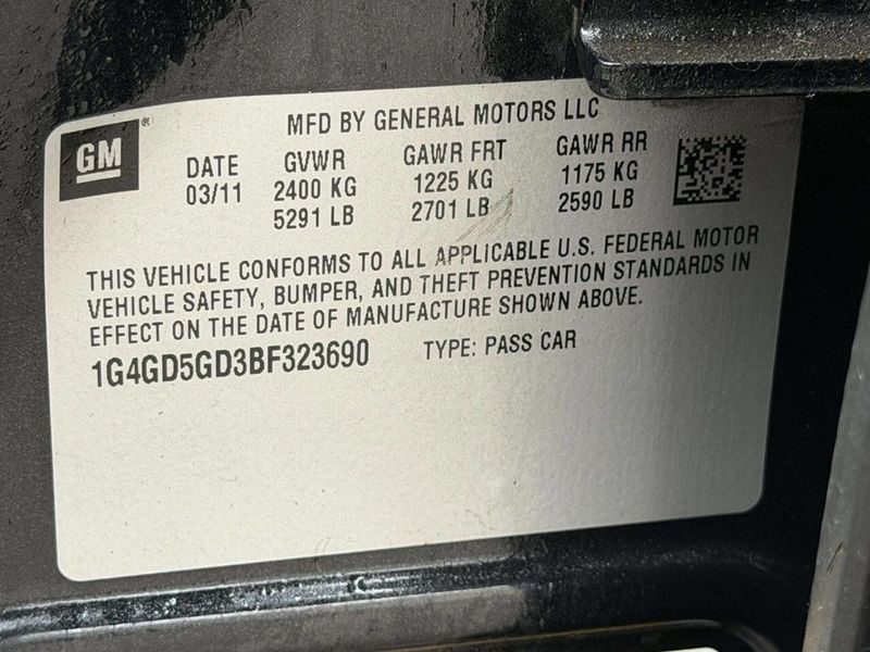 2011 Buick LaCrosse 4dr Sedan CXL AWD - 22970613 - 11