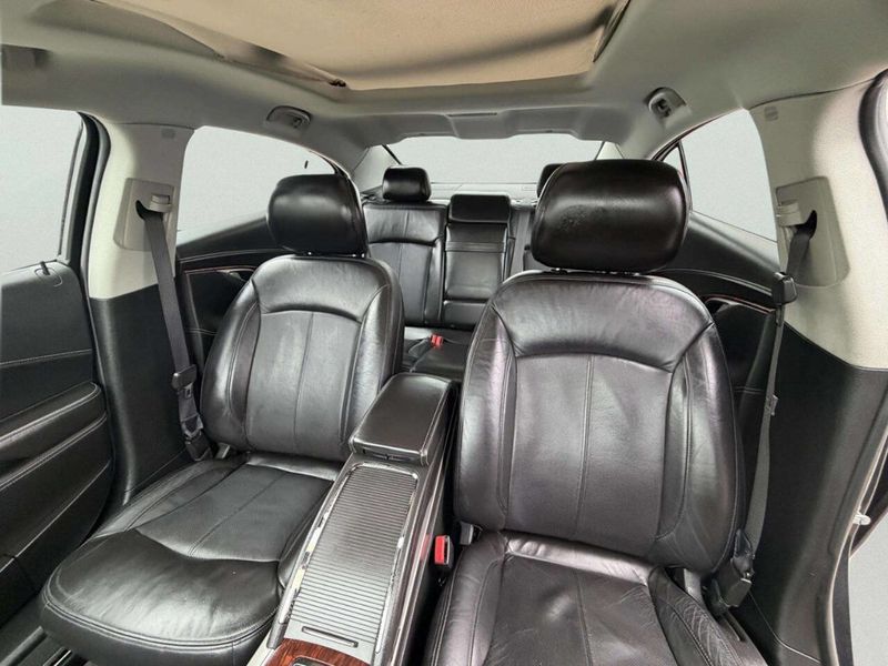 2011 Buick LaCrosse 4dr Sedan CXL AWD - 22970613 - 14