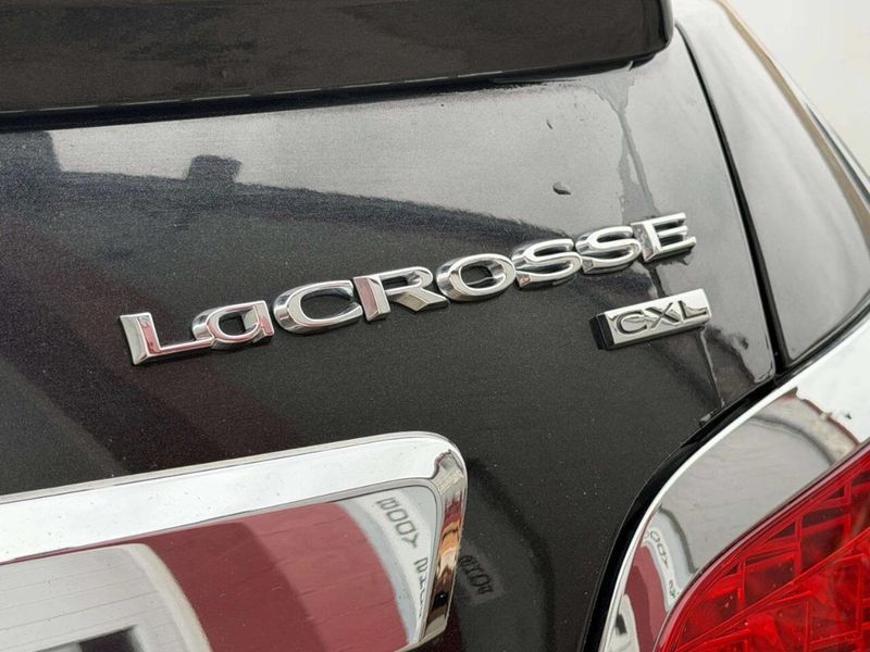 2011 Buick LaCrosse 4dr Sedan CXL AWD - 22970613 - 17