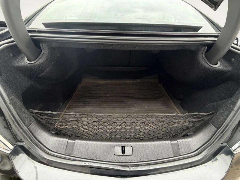 2011 Buick LaCrosse 4dr Sedan CXL AWD - 22970613 - 19